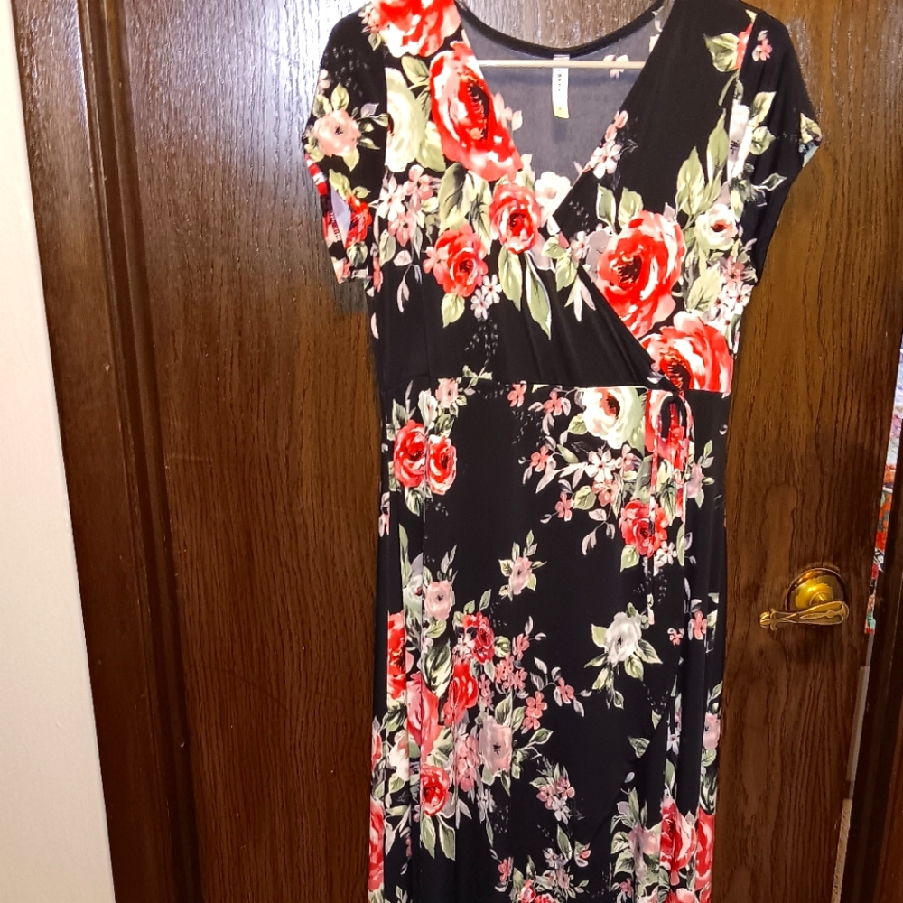 Black Floral Dress, Size M.
